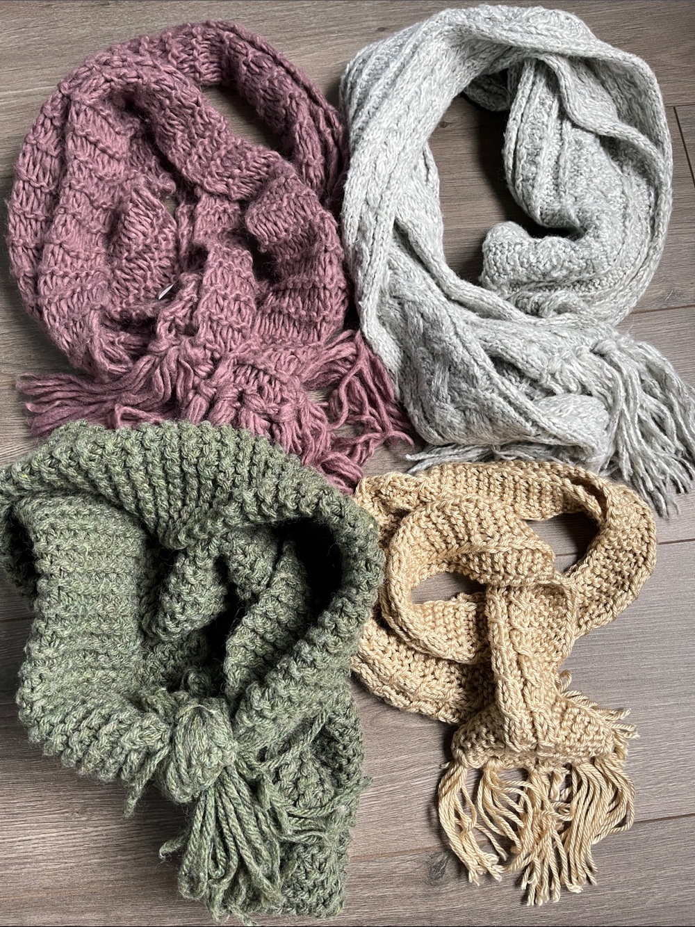 BUNCH OF 4  NARROW AND LONG KNITTED SCARVES Pink, Light Gray, Olive Green